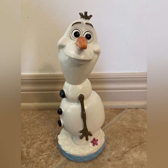 Frozen Olaf Garden/Christmas Figurine Statue - Picture 1 of 3